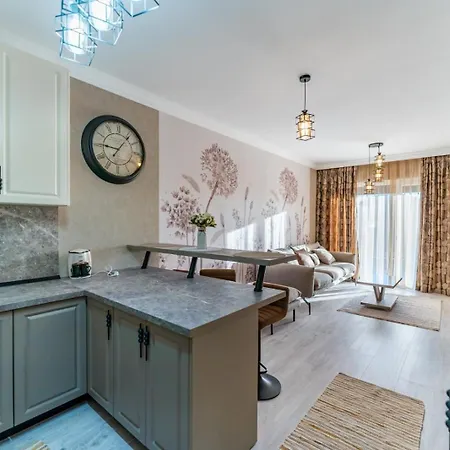 Luxury Cozy Apartments At Adora Park Arad Exterior photo
