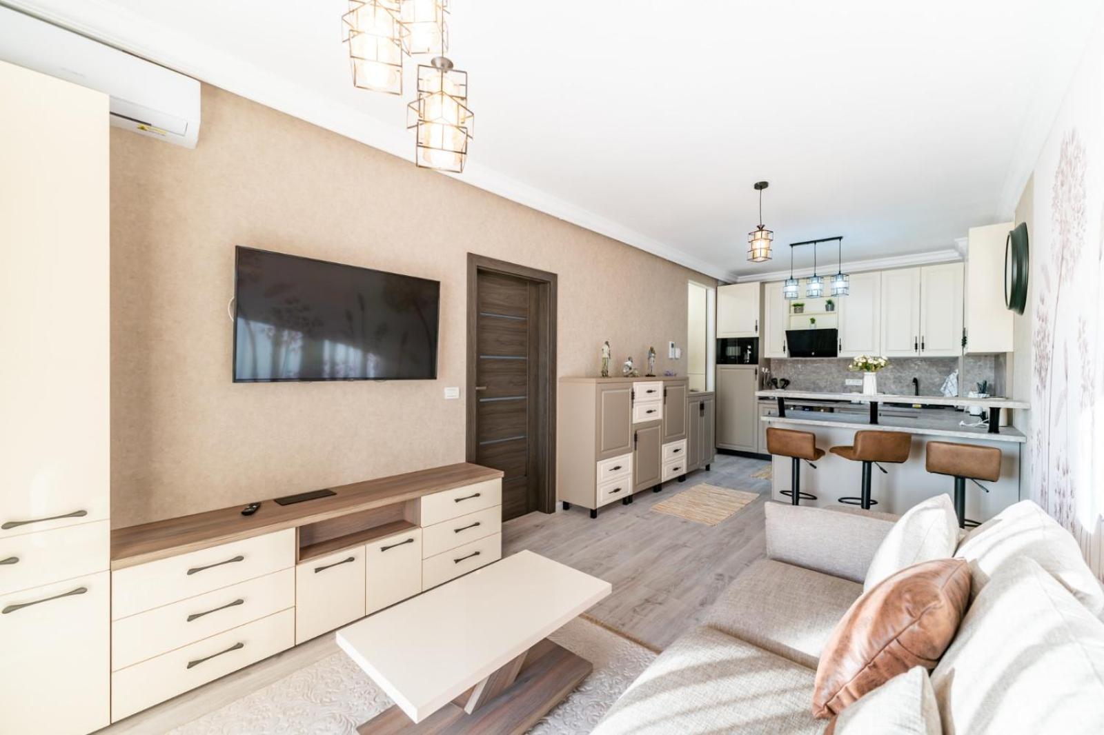 Luxury Cozy At Adora Park