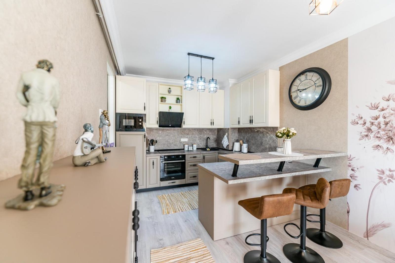 Luxury Cozy At Adora Park Apartment Arad