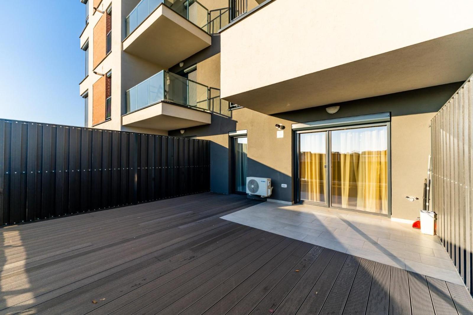 Apartment Luxury Cozy At Adora Park Arad